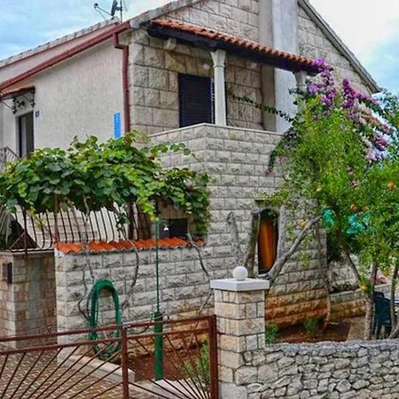 Apartmán 16099b Sutivan